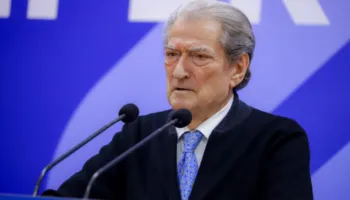 Berisha: Dorëheqja e Ramës e vetmja zgjidhje, protestat janë pasojë e dhunës 13-vjeçare!