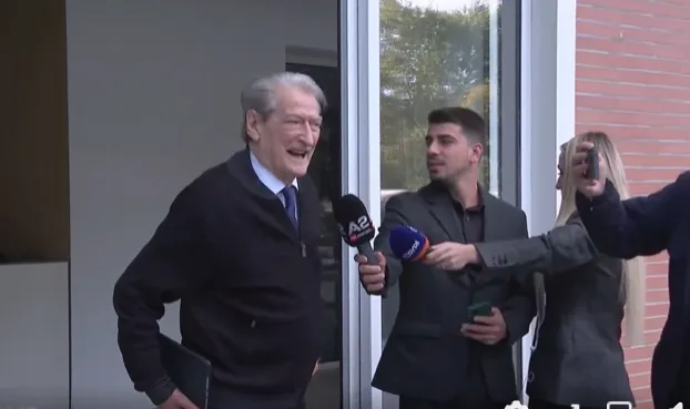 Berisha: Ejani të gjithë para kryeministrisë, po ju presim!