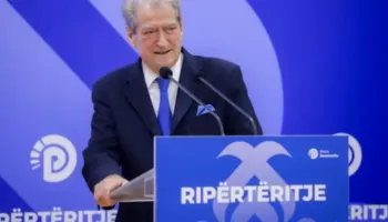Berisha fton të gjithë shqiptarët nesër në protestë kombëtare: Dhuna ndaj studentëve mund të bëhet shkak i një konflikti civil