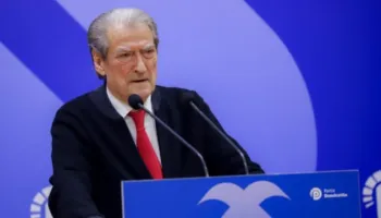 Berisha i kërkon dorëheqjen Ramës pas protestës së dhunshme: Po e çon vendin në konflikt civil