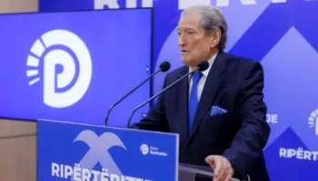 Berisha: Ky është një parlament krimi, që nuk meriton të ekzistojë! Deputetët ranë tek këmbët e Padrinos!