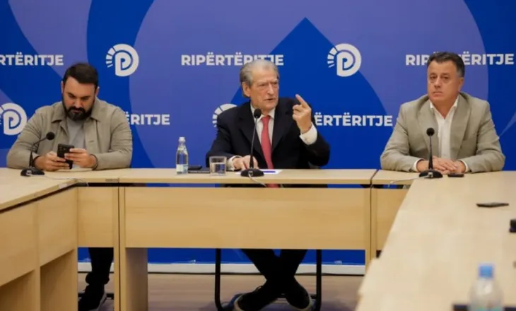 Berisha merr përsipër autorësinë e protestës dhe i bën apel studentëve e nxënësve për bojkot: Braktisni mësimin, shpëtoni të ardhmen tuaj!
