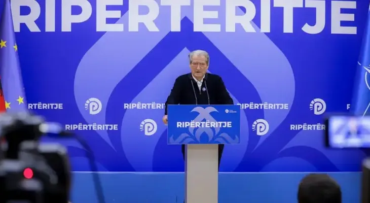 Berisha: Pedagogët të bashkohen me protestën, paralajmëroj çdo mercenar që të mos i bëjë presion studentëve