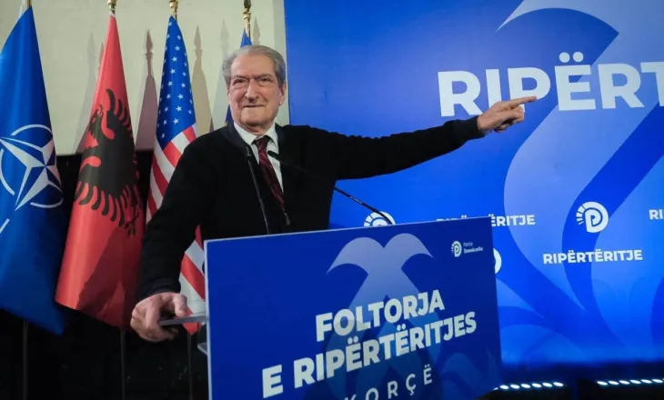 Berisha publikon pamjet nga Korça, qytetarët i kthehen ashpër: Pse nuk të ftoi ambasadori amerikan në pritje?