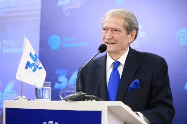 Berisha thirrje mbështetësve: Nesër në shesh për të mbështetur revoltën kundër narkoregjimit të Ramës