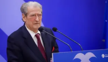 Berisha: Tirana po jeton një tjetër ditë terrori nga falangat e narkoshtetit! Qytetarët të bashkohen në revoltën studentore