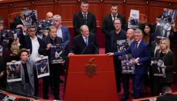 Berisha: U ka ardhur fundi! Rama do ketë fatin e Çausheskut po vazhdoi kështu, ikni nga ky parlament i krimit
