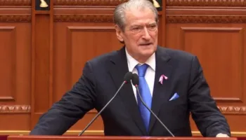 Berisha: Xhaçka ka luajtur kontrabandën e armëve me të shoqin kur ishte ministre e Mbrojtjes! Asgjësoni 15 bashki