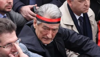 “Berishës po i mbaron partia”/ Gazetari i plagosur në 21 Janar: Arkitekti i dhunës ka frikë nga Qori dhe Shehaj, i sheh si rivalë për tortën politike