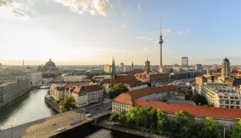 Berlini drejt shtetëzimit të 160 mijë apartamenteve private, Vonovia rrezikon humbje prej 8.4 miliardë eurosh