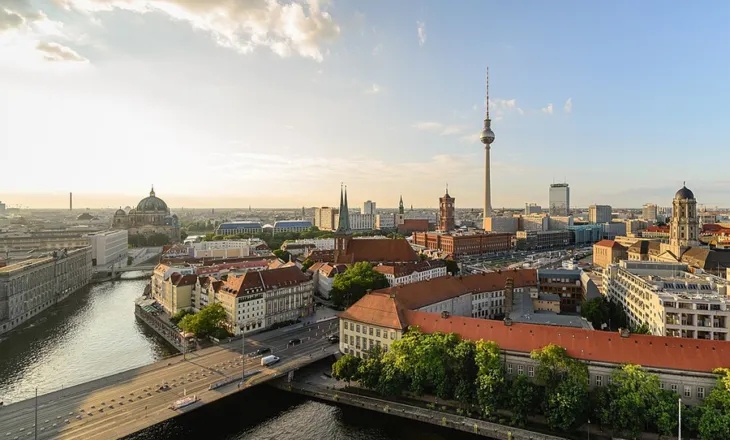 Berlini drejt shtetëzimit të 160 mijë apartamenteve private, Vonovia rrezikon humbje prej 8.4 miliardë eurosh