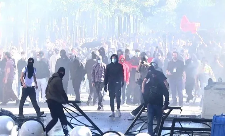 Bilanci i 8 ditë proteste: 310 të lënduar, mes tyre 191 punonjës policie dhe 88 protestues