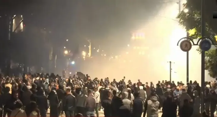 Bilanci i protestës, 26 të lënduar Trauma! Ministria e Shëndetësisë: Janë efektivë policie, protestues dhe kalimtarë!