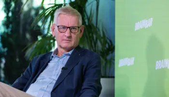 Bildt paralajmëron për rritje të tensioneve në Ballkan, në fokus zgjedhjet në Serbi
