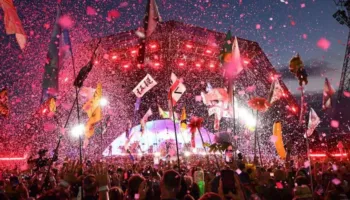 Biletat e Glastonbury 2027 shiten brenda 42 minutash