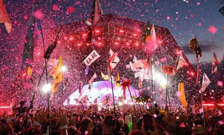 Biletat e Glastonbury 2027 shiten brenda 42 minutash