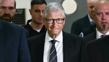 Bill Gates paralajmëron: Sulmet kibernetike nga IA, rreziku më i madh për njerëzimin