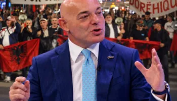 Blendi Fevziu: Protesta duhet të nxjerrë një lidership, siç ndodhi në vitet ‘90 kur studentët negociuan me Ramiz Alinë