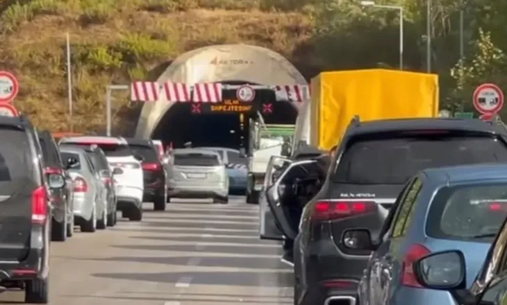 Bllokohet hyrja e tunelit Tiranë-Elbasan, policia në vendngjarje