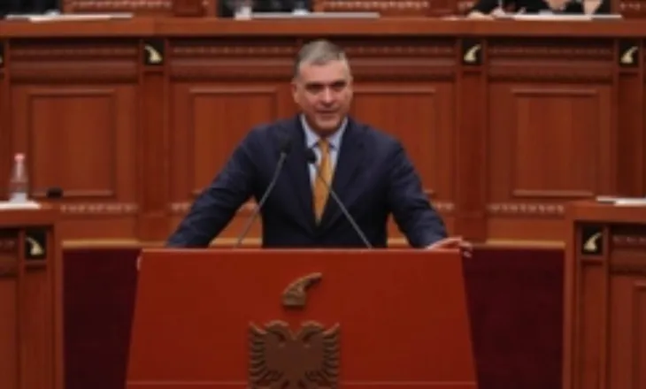 Blushi në Kuvend: Rama nuk rrëzohet me fjalime, vezë e bilbila, duhet përballje. Përshkallëzim të revoltës