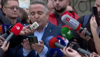 “Bojkot deri në dorëheqjen e Ramës”/ Kreu i Sindikatës së Pedagogëve, Kovaçi: Nuk mund të vazhdojmë mësimin kur studentët dhunohen në rrugë