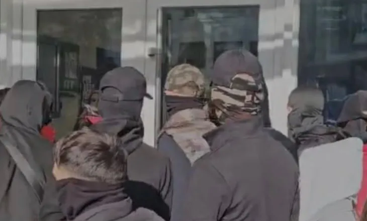 Bojkotoni mësimin”, “Rama jep dorëheqjen”, shpërthen revolta e rinisë në Shkodër