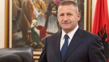BOMBA E NARD NDOKES PER SALI BERISHEN: KA HUMBUR KOHËN DHE TERRENIN