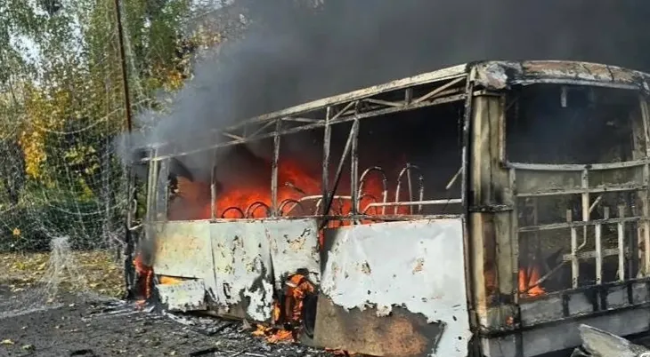 Bombat ajrore ruse godasin dy autobusë në Ukrainë, 30 të vrarë dhe 18 të plagosur –