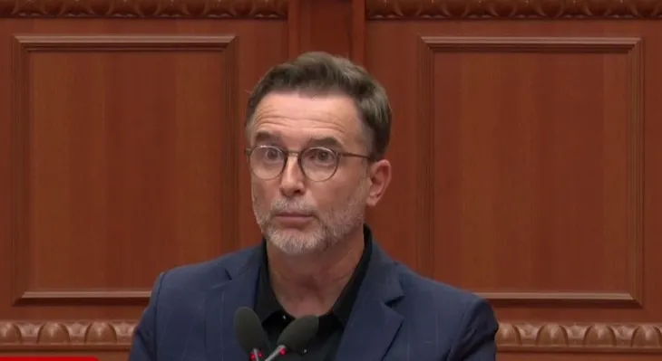Braçe ‘zapton’ Foltoren dhe Territorialen në Kuvend, kritika të forta Reformës e Maznikut, fjalim kundër shkrirjes së 15 bashkive! Kushi i jep vërejtje