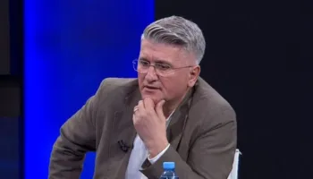 “Braçe zinte kokën me grushte. Heronjtë ikin, nafaka mbetet”/ Satira e Gjekmarkajt për Territorialen: Bela po i linte në suspancë…