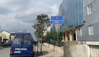 Breshëri plumbash në Kamëz! Vriten dy vëllezër dhe plagoset i treti, autori ushtarak (Emrat)