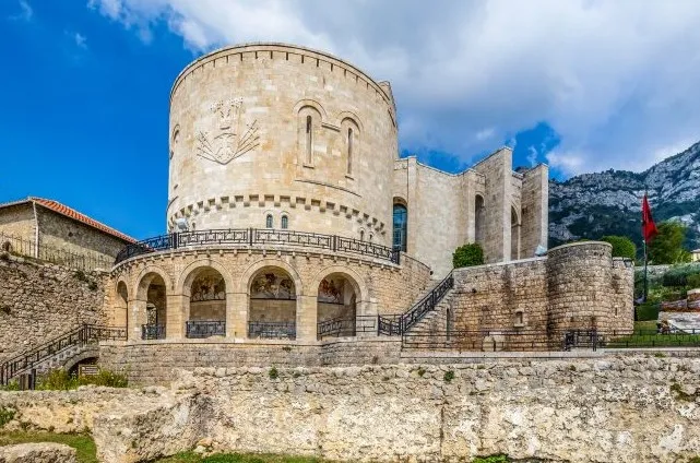 “Britannica”: Shqipëria ndër shekuj, nga e kaluara e trazuar te perspektiva evropiane