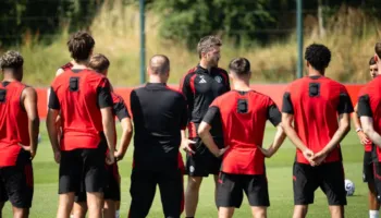 Carrick mesazh skuadrës: Dua të shoh ata që kanë guxim të luajnë për fanellën e United