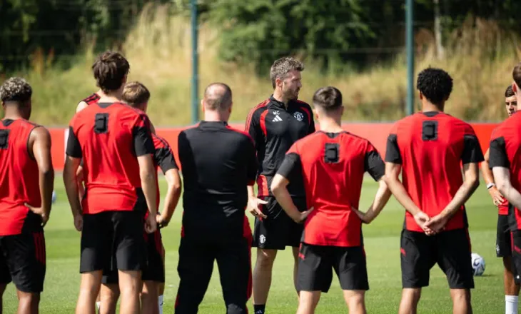 Carrick mesazh skuadrës: Dua të shoh ata që kanë guxim të luajnë për fanellën e United