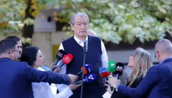 Censura ndaj medias/ Berisha-gazetarëve: Mblidhuni me urgjencë dhe reagoni, Rama ka rikthyer modelin e Sigurimit të Shtetit