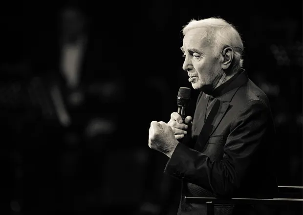 Charles Aznavour, poeti që këndon