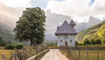 Cila është e veçanta e kësaj kulle 400-vjeçare në Theth?