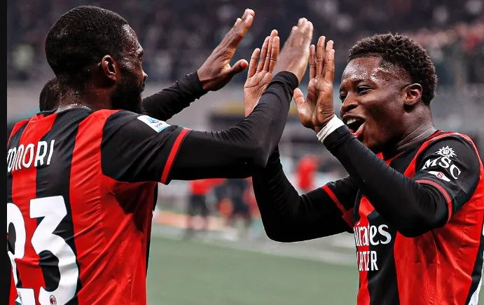Cisse i papërmbajtshëm për Milanin në pjesën e parë, Inter me fat ndaj Venezia (video)