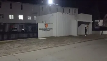 “Çmendet” shoferi gjerman në aksin Hani i Hotit- Shkodër, plagos me thikë 2 efektivë policie…
