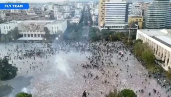 Dalin pamjet e fundit me dron, ja përmasat reale të protestës së dhunshme në Tiranë