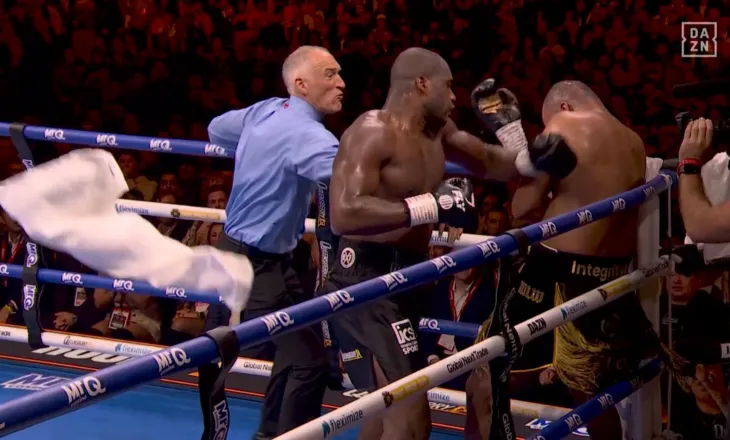 Daniel Dubois fiton me KO revanshin ndaj Wardley dhe mbron titullin kampion bote në peshën e rëndë