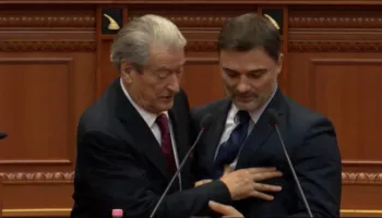 Deklarata e Berishës për protestën? Alibeaj: Ai është hipokrit, qytetarët duan edhe largimin e tij