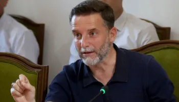 Deklaroi se ishte kundër por votoi pro/ Braçe thyen heshtjen: Votova territorialen që mos të ikja nga PS