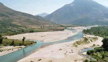 Dëmtoi habitatin e Vjosës me fadromë, arrestohet 44-vjeçari, procedohet një tjetër