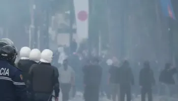 Denoncimi i rëndë pas protestës, Goxhaj pretendon se një vajzë ndodhet në koma