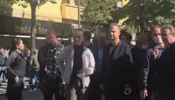 “Deputetët e PD nxitës të dhunës!”- Klosi reagon për protestën: Nuk kthehemi në të shkuarën, për hir të paaftësisë së tyre! Kërkojnë destabilitet