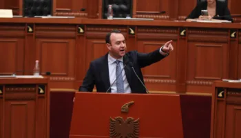 “Deputetët e PS do votojnë si ‘çeço’ pro reformës”- Klevis Balliu: Rama i kërcënon me dosje dhe na bëjnë moral për ndryshime