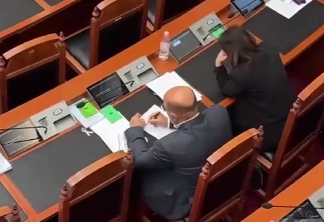 Deputeti i PS-së ndryshon qëndrim për Territorialen, përgatit fjalimin