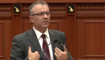 Deputeti Igli Cara në parlament: Rama nuk ka besë, shpopulloi Shqipërinë. ‘Territorialen’ çojeni në referendum