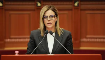 Deputetja e PS-së: Nuk ka votë kundër Reformës Territoriale, ne vijojmë diskutimet e brendshme